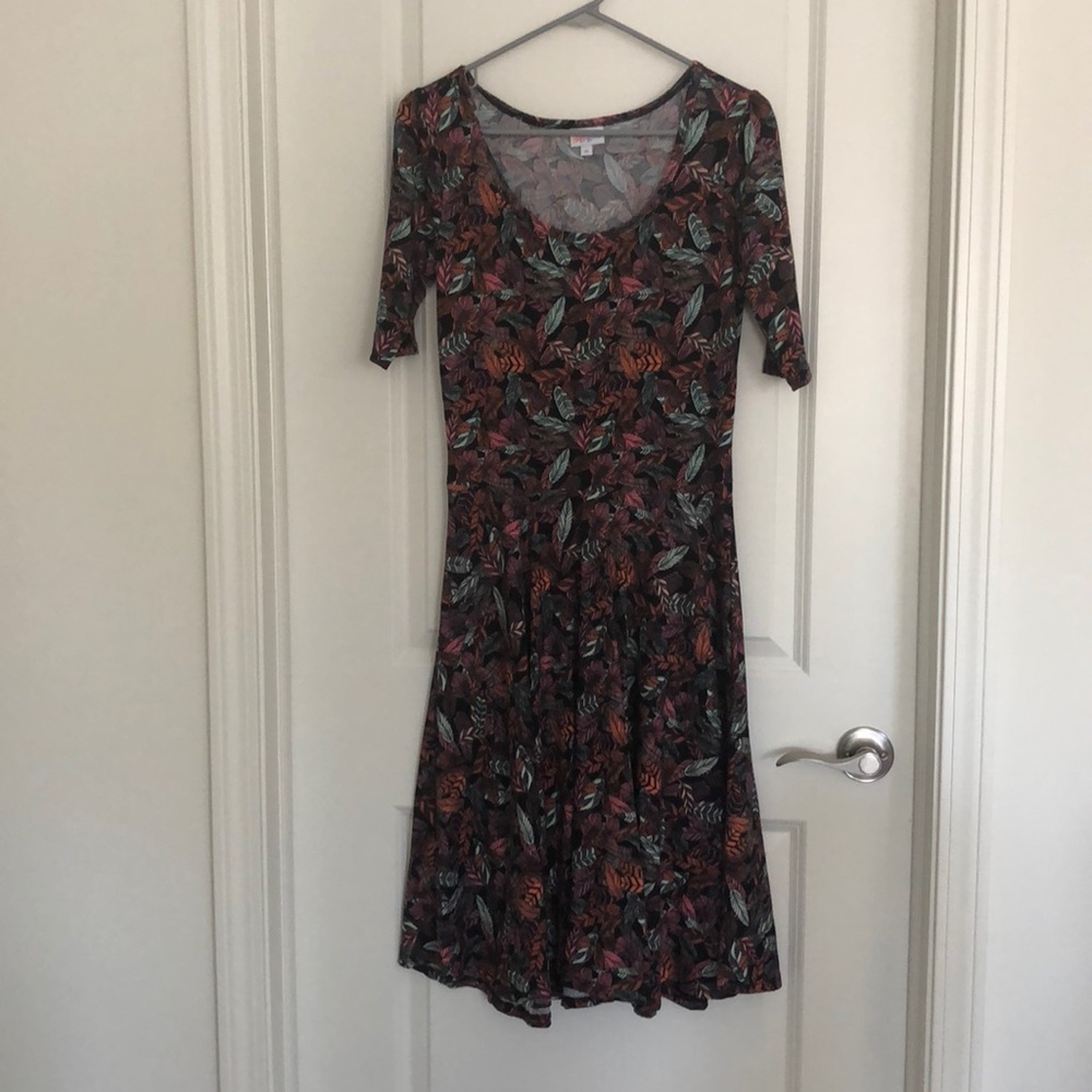 LuLaRoe Nicole dress size M
